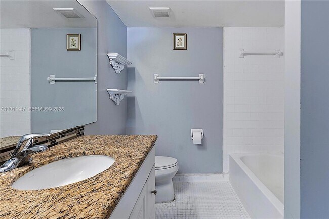 Building Photo - 3083 N Oakland Forest Dr
