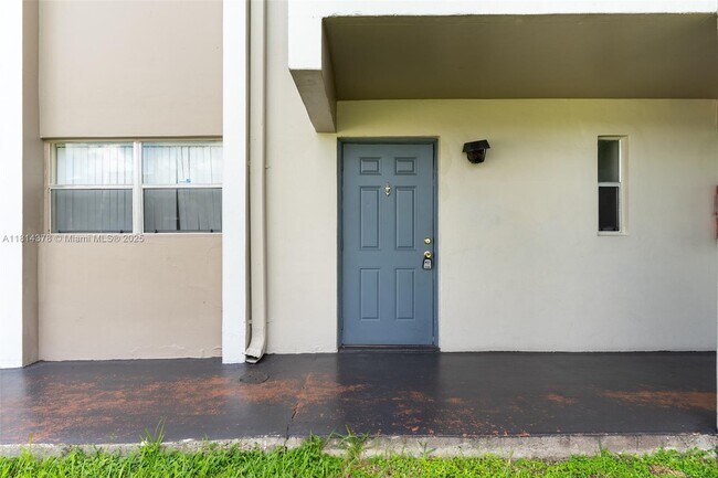 Building Photo - 7900 S Colony Cir