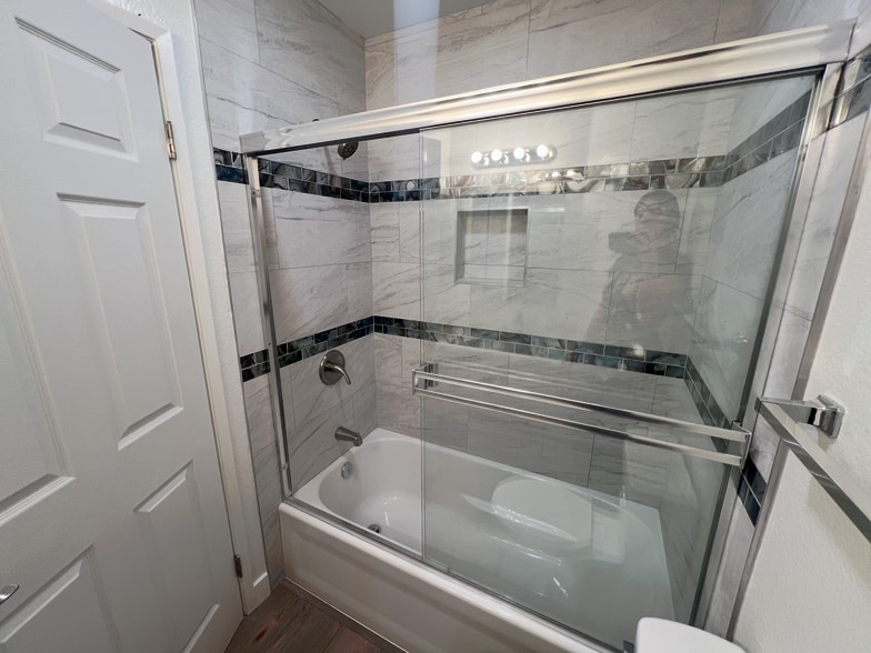 2nd Bathroom - 8 Town and Country Rd