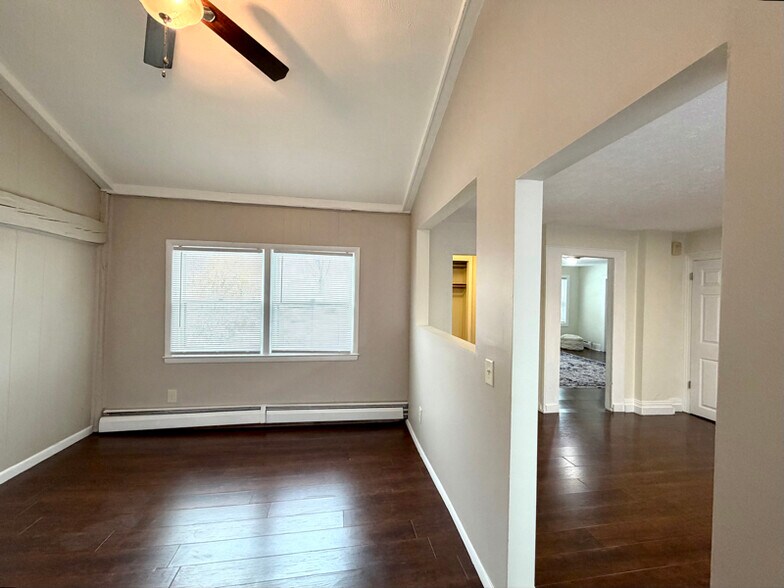 Building Photo - 184 Burritt Rd