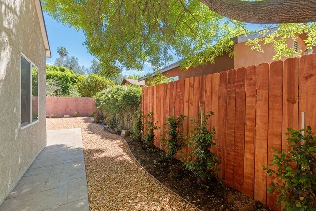 Building Photo - Private 1BD ADU Retreat with Spacious Private Rear Yard – Near CSUN