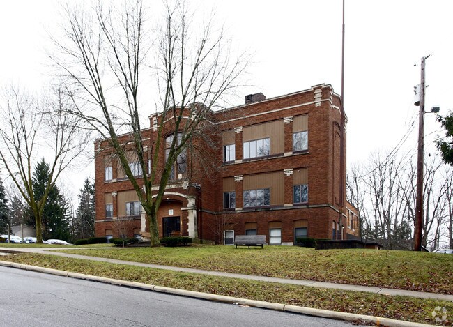 Building Photo - Rebecca Grubaugh School