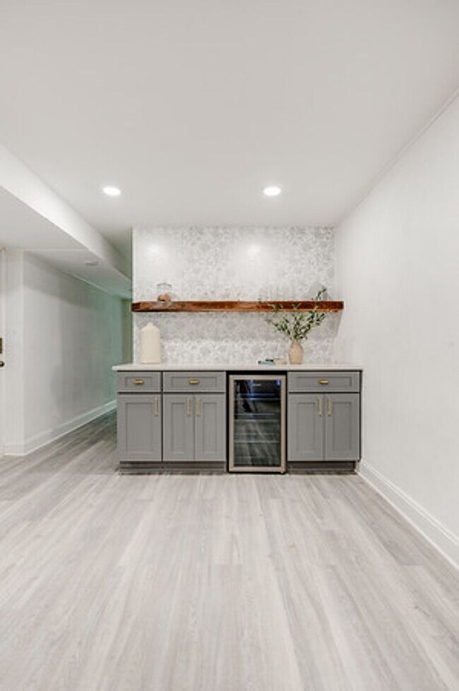 Building Photo - 513 Cobbs Creek Pkwy