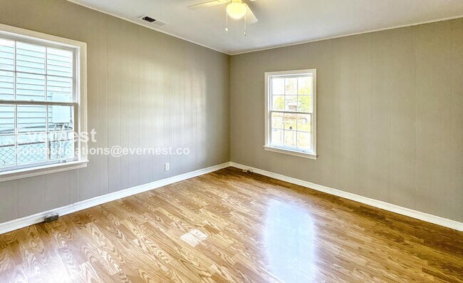 Building Photo - 620 26th St SW