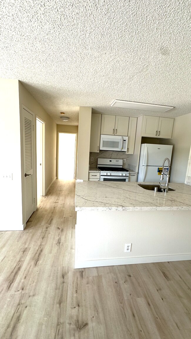 Kitchen Hallway - 91-238 Hanapouli Cir