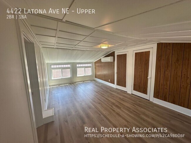Building Photo - 4422 Latona Ave NE