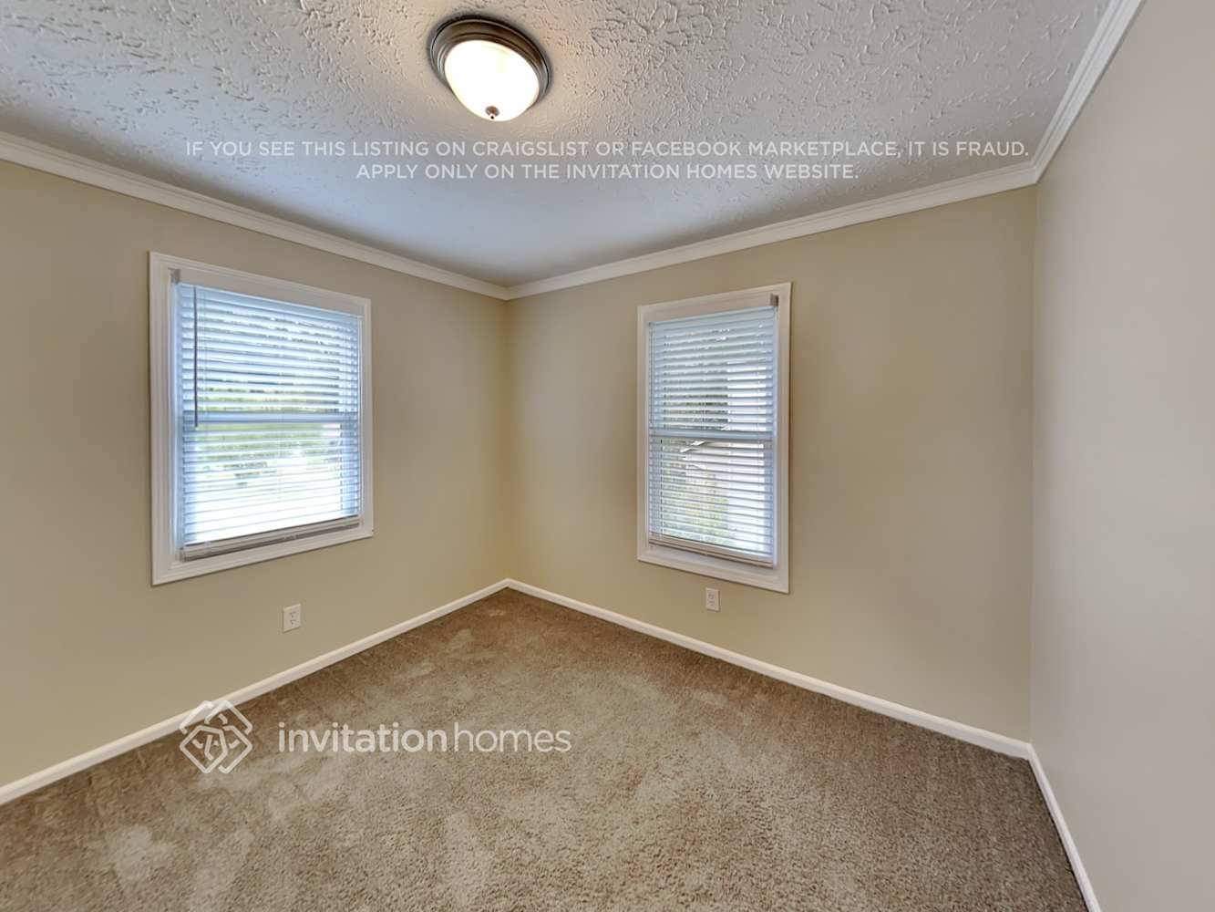 Building Photo - 4030 Leicester Dr NE