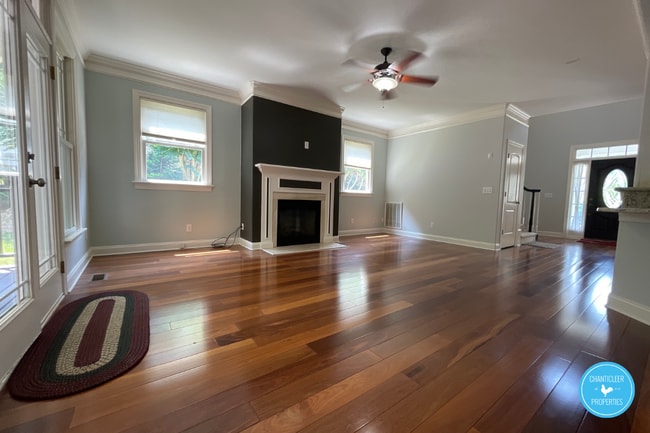 Building Photo - 8105 Last Oak Ct