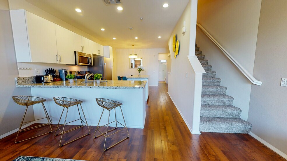 Fullu Equipped Kitchen - 12848 Palm St