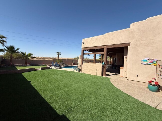Building Photo - Gorgeous Furnished Pool/Spa Home with spectacular views