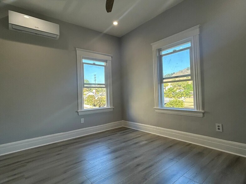 Building Photo - 2719 Alta St