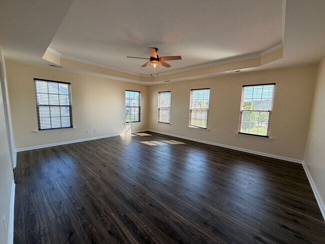 Building Photo - 42 Kilverstone Way