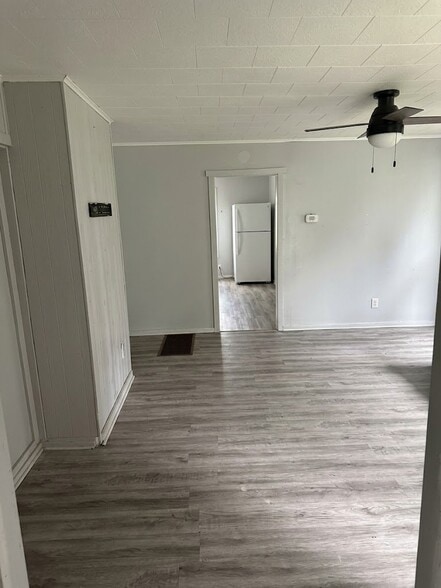 Building Photo - 1532 Woodley Ave