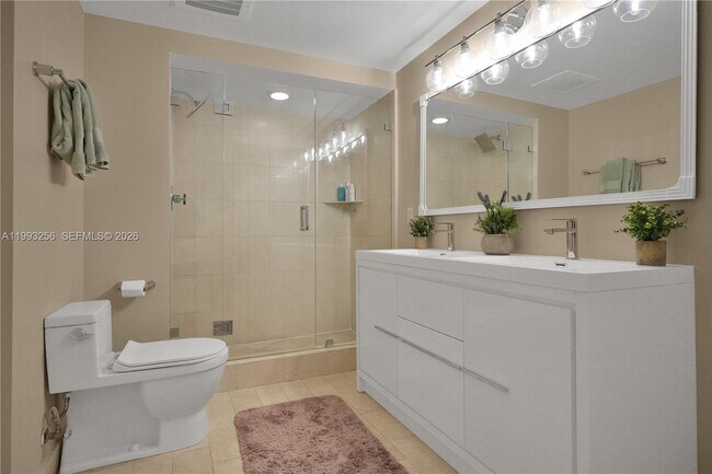 Building Photo - 1111 SW 1st Ave