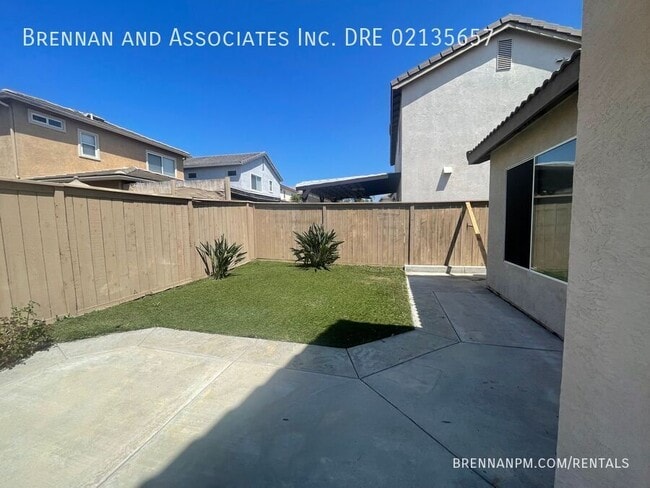 Building Photo - 1533 Applegate St