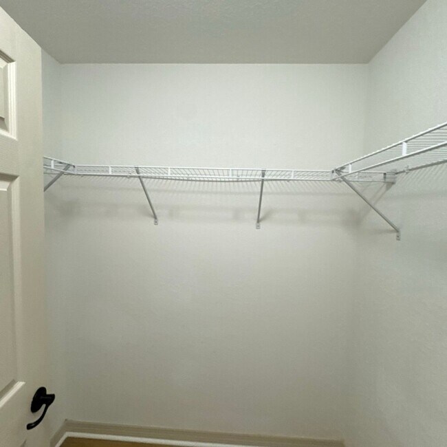 Building Photo - DISCOVER THE BEAUTIFUL 3 Bd/2Ba in Ocala!!