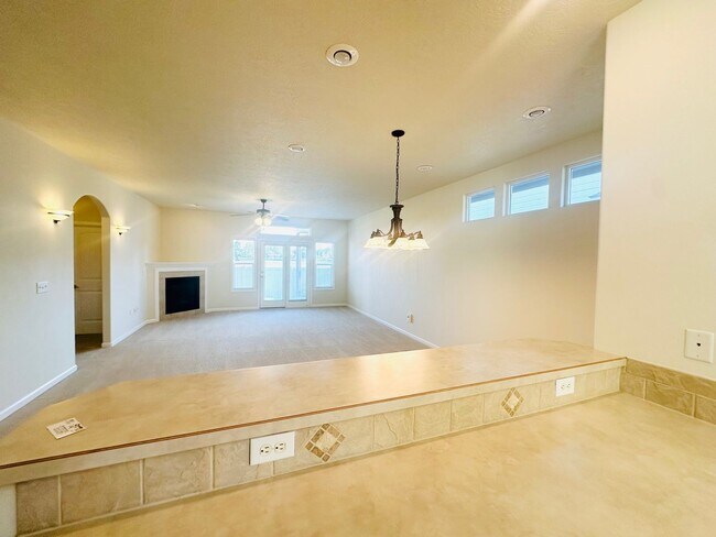 Building Photo - Exceptionally maintained Single level 3 bedroom home available soon!