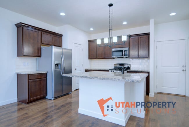 Building Photo - 5670 W Pelican Ridge Ln