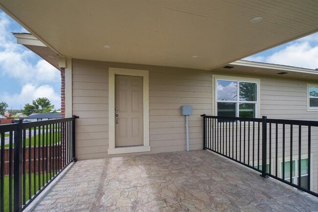 Building Photo - 12430 Pecan Ct