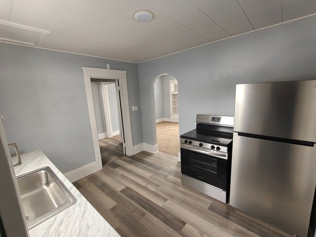 Building Photo - Newly Rehabbed 6-Bedroom, 3-Story Home with Off-Street Parking