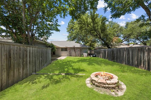 Building Photo - 6820 E Mockingbird Ln
