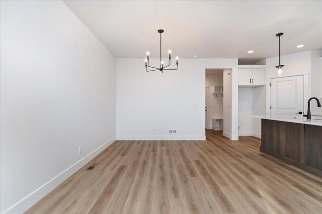 Building Photo - Brand New 3 Bed 2.5 Bath Townhouse With Many Amenities