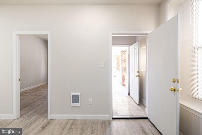 Building Photo - 702 E Chelten Ave