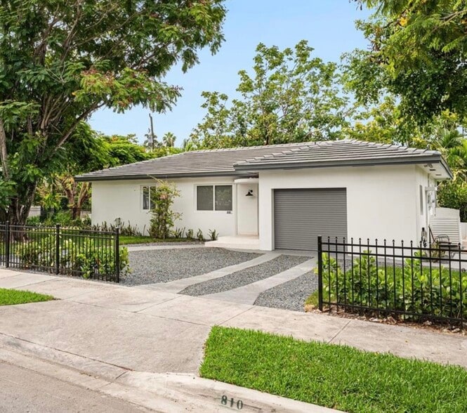 Building Photo - 810 NW 7th St