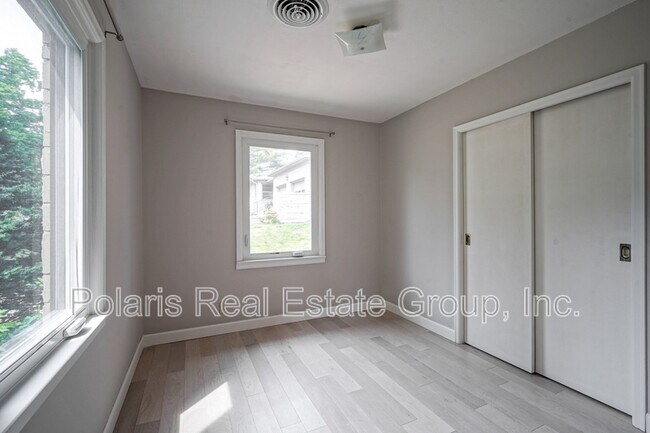 Building Photo - 40 Bailey Ct