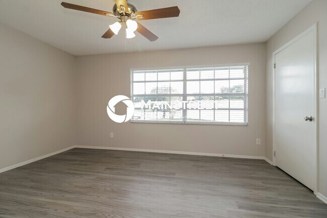 Building Photo - 3 Bedroom Pet-Friendly Home in Kissimmee, FL with Main Street Renewal