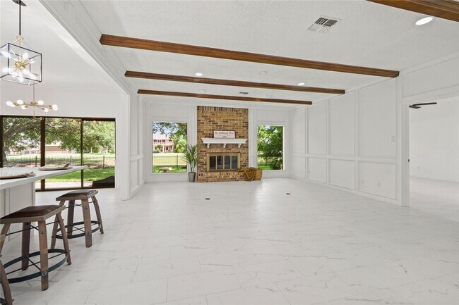 Building Photo - 1714 Plantation Dr