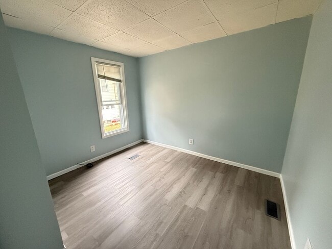 Building Photo - 504 N State St