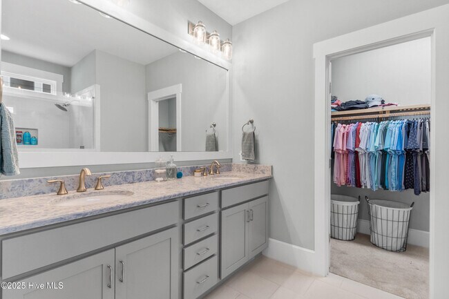 Building Photo - 2676 W Timber Crest Dr