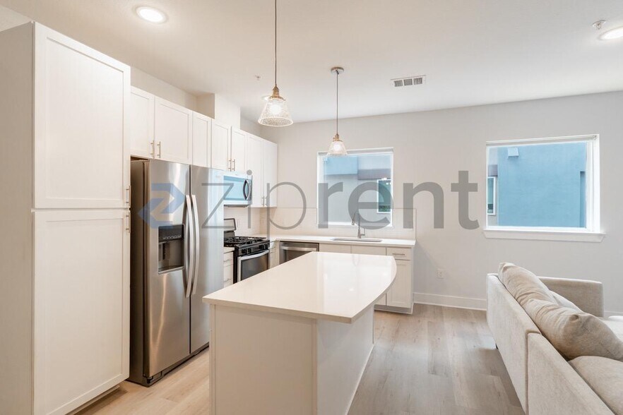 Building Photo - Unit 4104