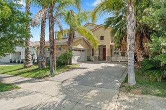 Building Photo - 338 Roundhill Dr