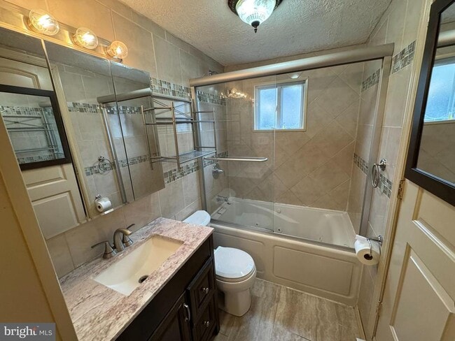 Building Photo - 1008 Stiles St