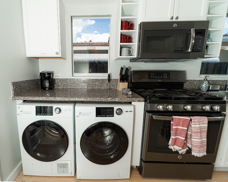 Building Photo - 1650 Jackson St