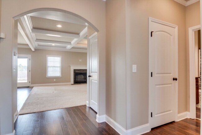 Building Photo - 260 Wentworth Pl