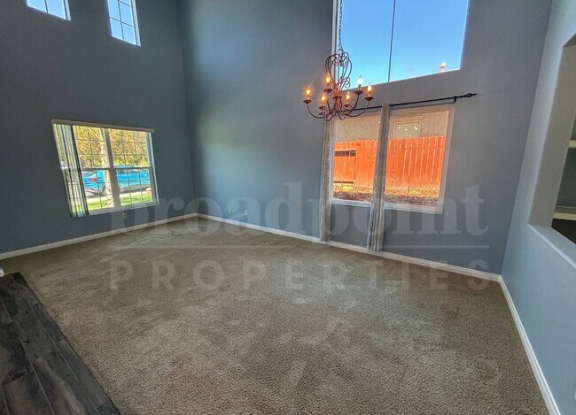Building Photo - 848 Pohl Pl