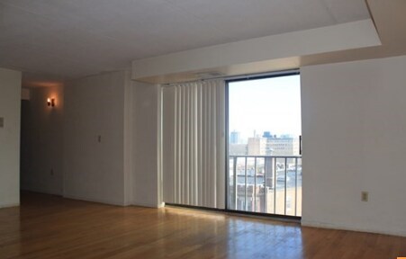 Building Photo - 1243 Beacon St