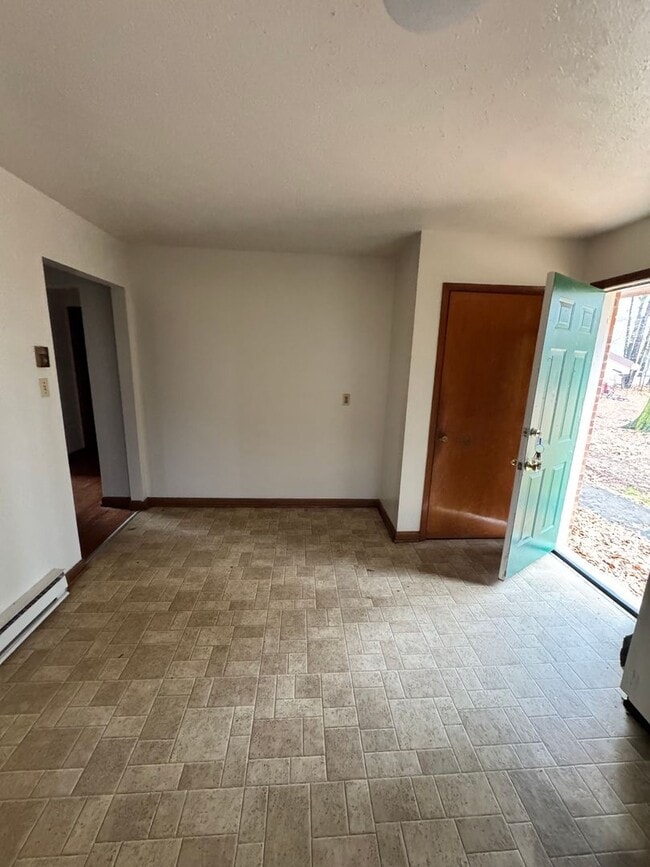 Building Photo - 2/1 outside city limits of Shelby, NC