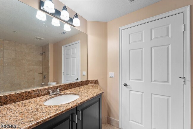 Building Photo - 13141 Bella Casa Cir