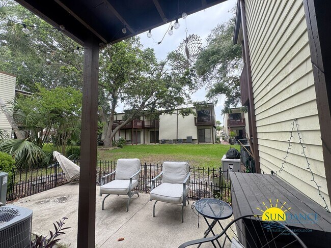 Building Photo - Waterfront 2 Bedroom Condo in Fountainhead!