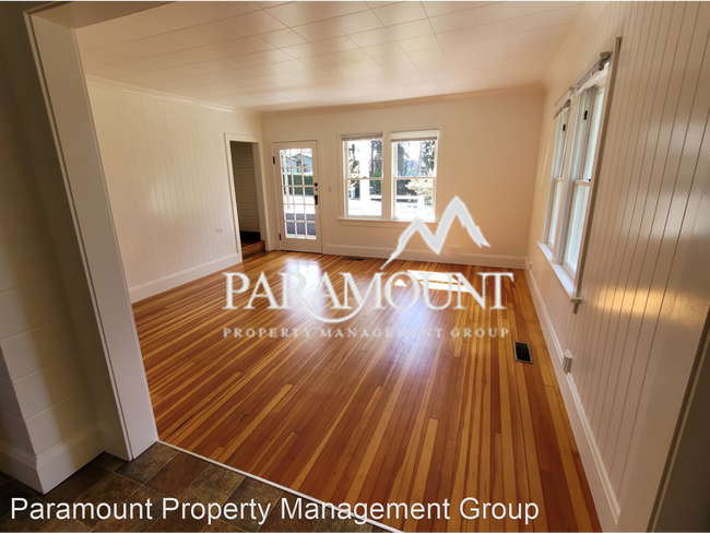 Building Photo - 3 br, 1 bath House - 11028 NE West Kingsto...