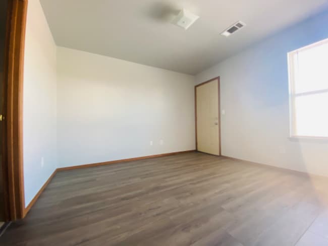 Building Photo - 407 E Marietta Ct