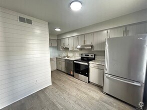 Building Photo - Willow Trace Apartments - D3