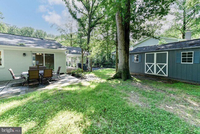 Building Photo - 5012 Dodson Dr