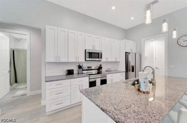 Building Photo - 3222 SW Santa Barbara Pl