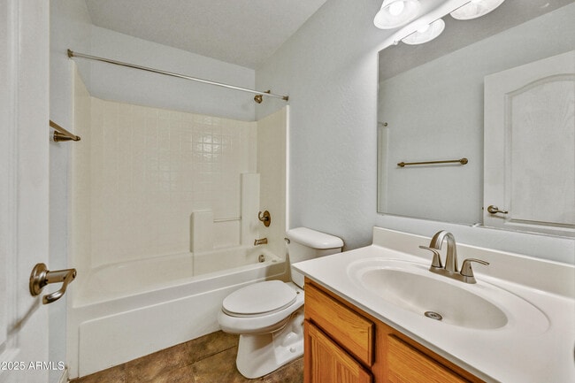 Building Photo - 12925 W Fleetwood Ln