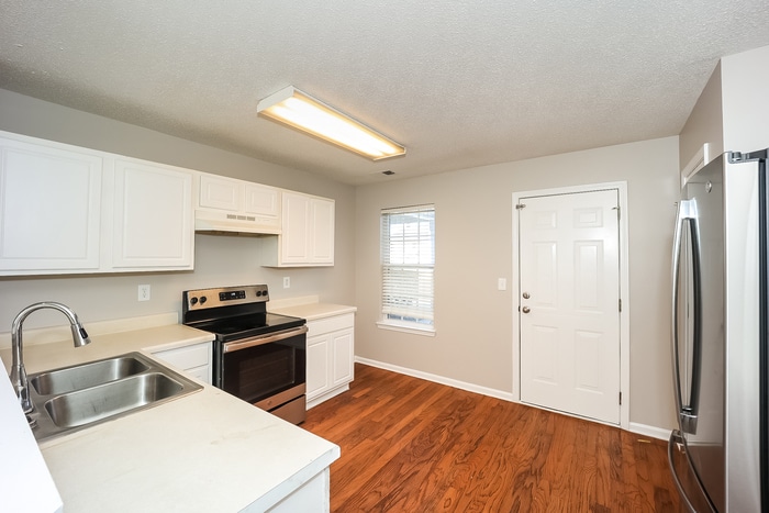 Building Photo - 7520 Old Chapel